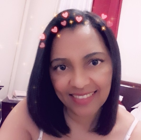 Meet your Posher, Magalys - Picture 1 of 2